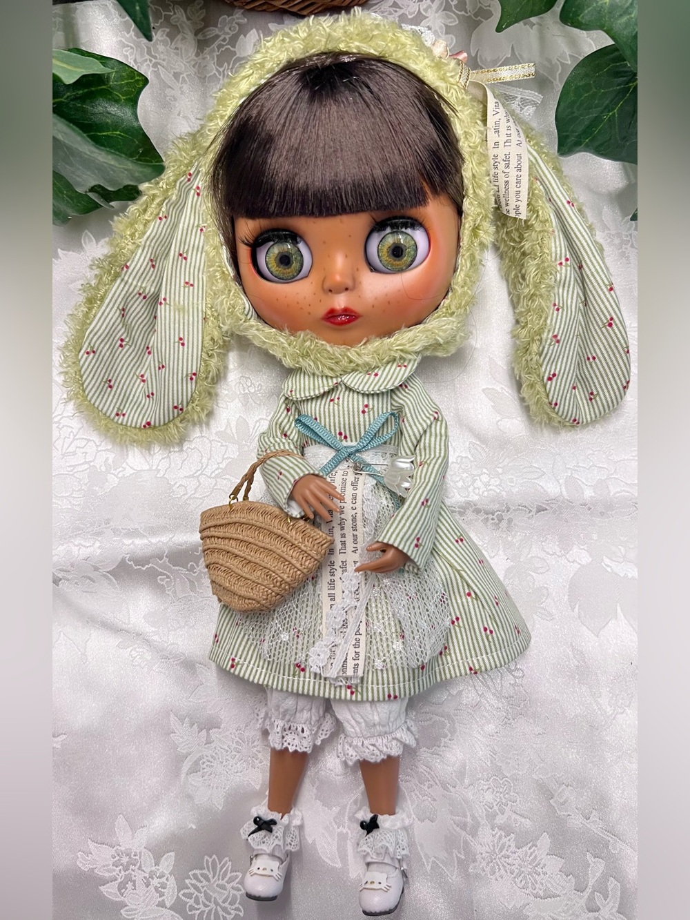 OOAK NIB, ICY DBS CERTIFIED & CUSTOMIZED, BLYTHE DOLL IN HAPPY BUNNY OUTFIT.
